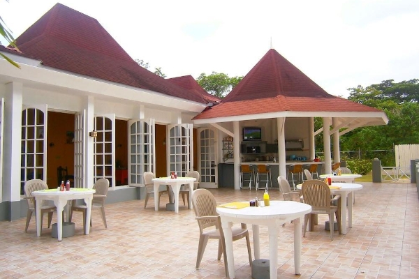 Hotel Coral Seas Beach Resort (Whitehall)